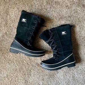Worn once Sorel Snow Boots